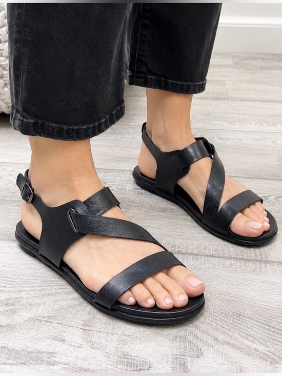 Antelope Shoes - Antelope A08 Crossover Open Toe Leather Buckle Strap Sandals Black Size 37